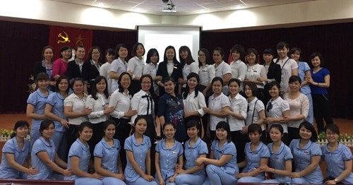Trường mầm non Phúc Đồng tổ chức tập huấn kỹ năng giao tiếp ứng xử, sửa ngọng và luyện giọng cho cán bộ giáo viên nhân viên (CBGVNV) trong trường mầm non.